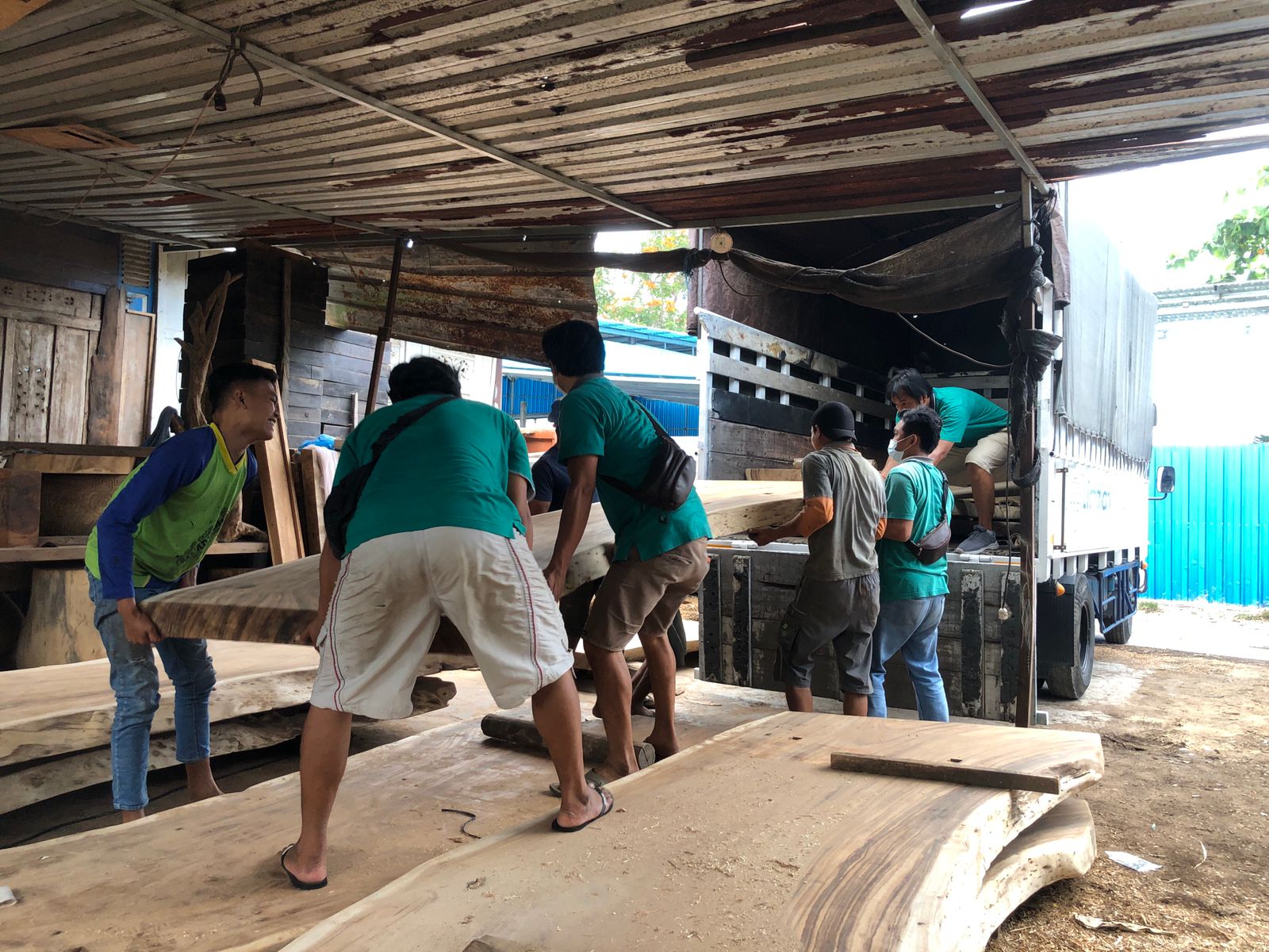 Chargement table en Suar