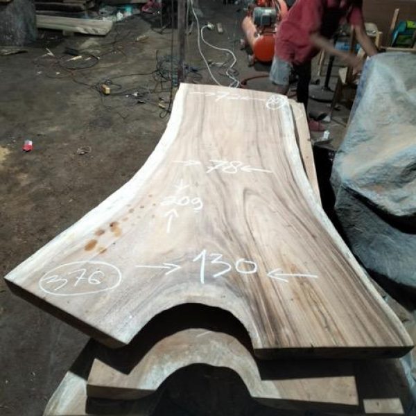 Table Suar 376