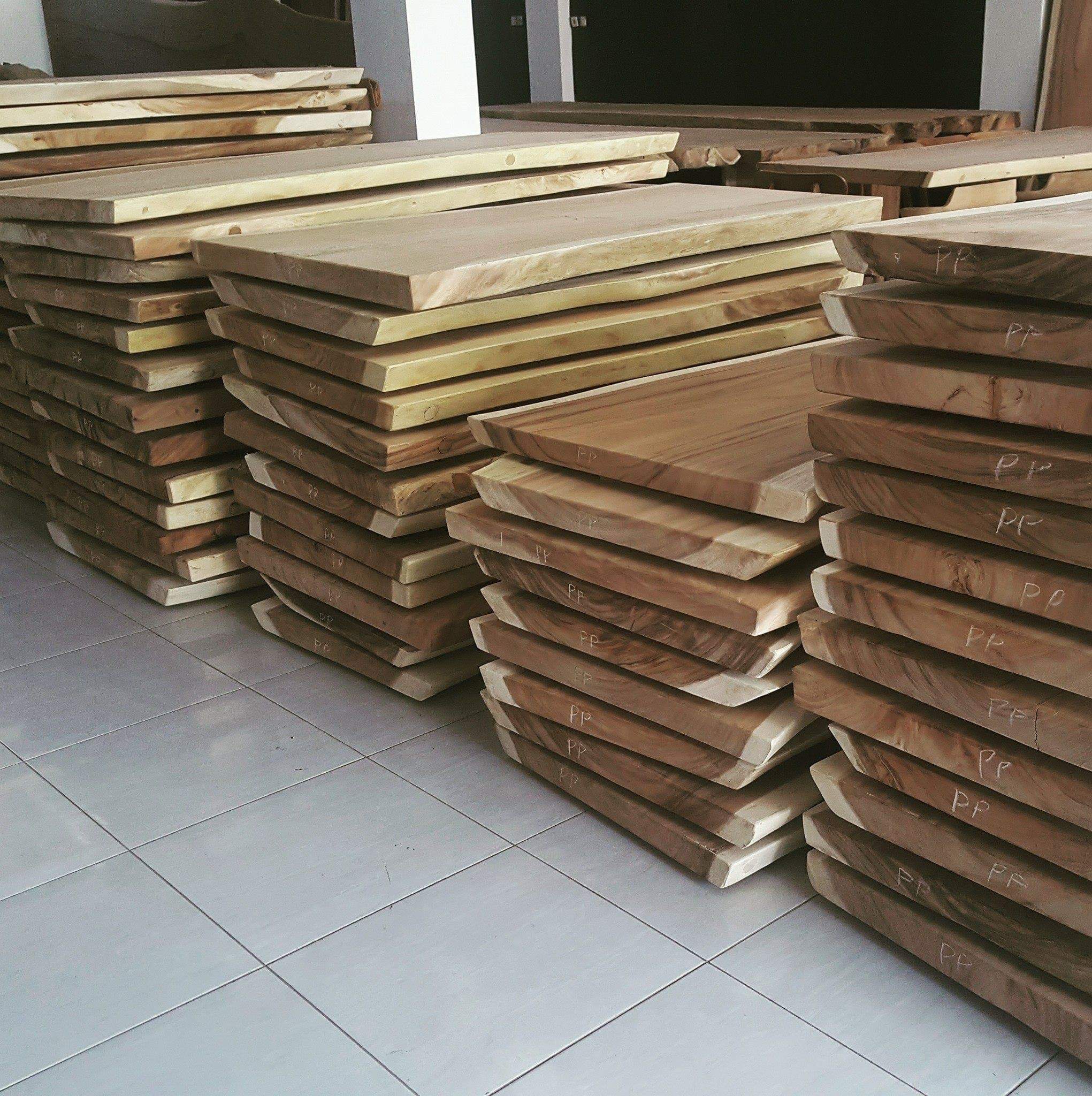 Atelier Bois massif bali Table Suar 3