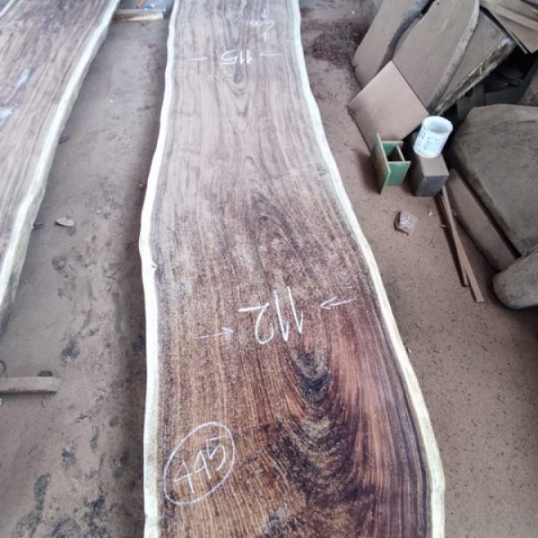 TABLE SUAR 445