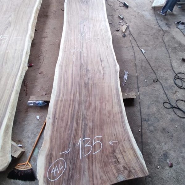 TABLE SUAR 446