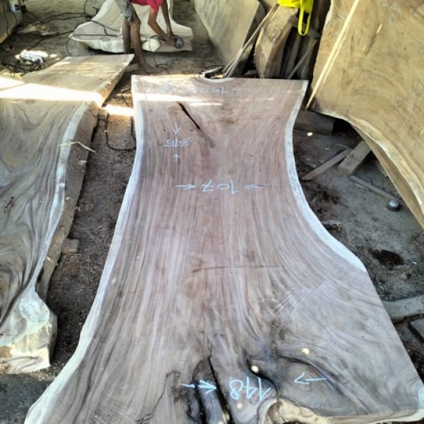 TABLE SUAR 481B